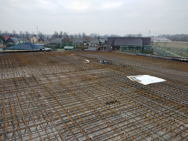 Die Decke des 2. OG beinahe fertig